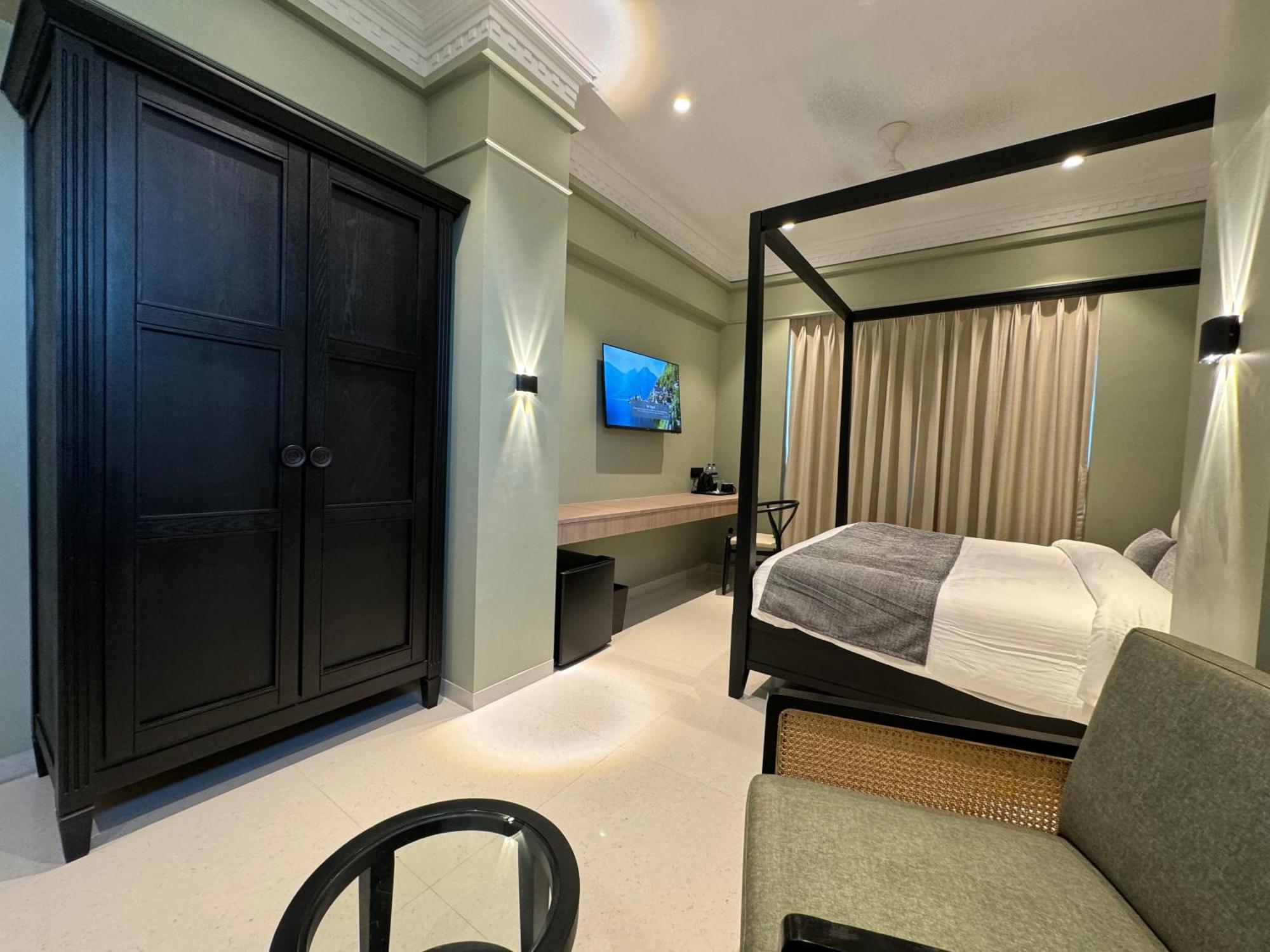 Hotel Mumbai House, Malad Exterior photo