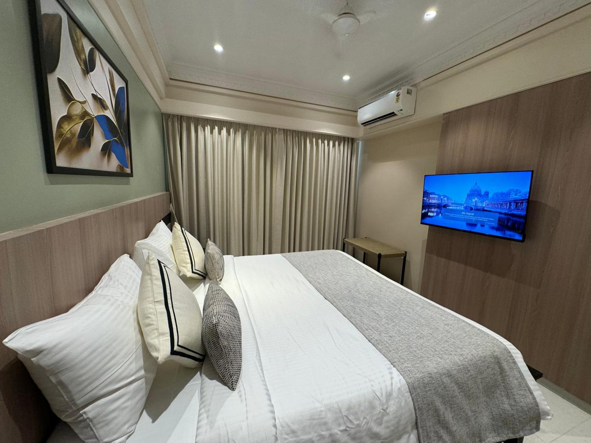 Hotel Mumbai House, Malad Exterior photo